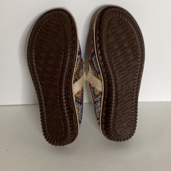Women's Geometric Pattern Flat Casual Slip On Light Wt Shoe Size 40 (US 9/9.5) - Picture 4 of 14